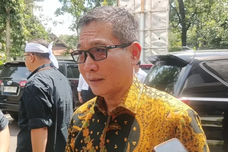 1000294940-189592445